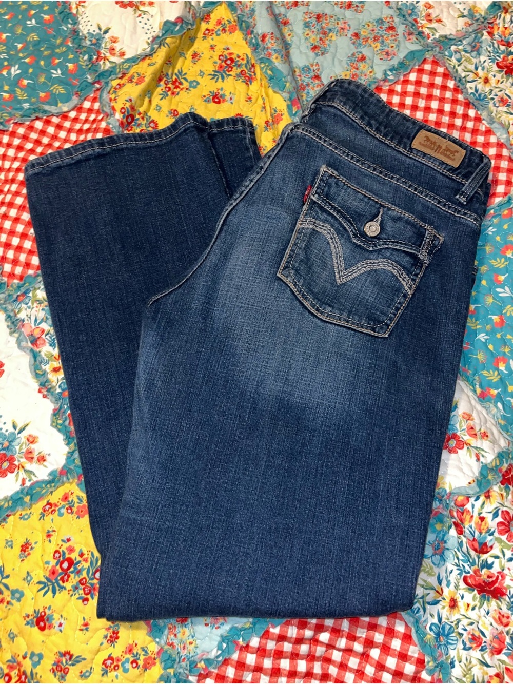 Levi's Women's Dark Blue Boot Cut Jeans with Signature Pocket